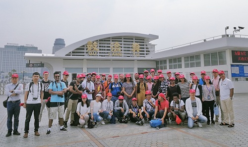 A photography activity is held in Xiamen, Fujian province from April 21 to 22 as part of the "Travel & Photograph in Sister Cities" event, which is aimed at helping local expatriates learn more about the coastal city. [Photo/xmfo.gov.cn]